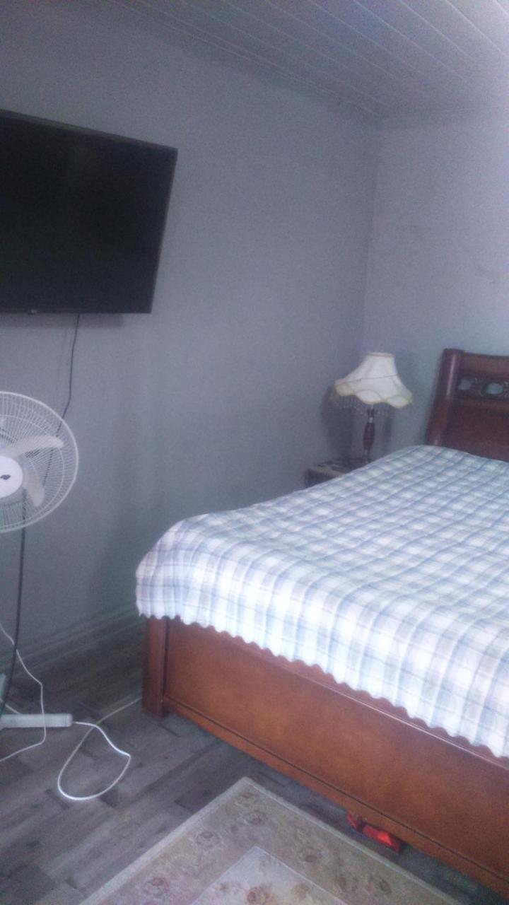 Boutique Hotel Pʼotʼi Esterno foto